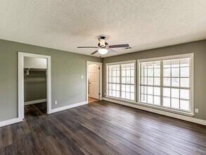 50 Neiderhoffer Subdivision Rd in Huntsville, TX - Foto de edificio - Building Photo