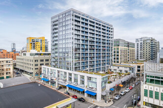 The Louisa Apartments in Portland, OR - Building Photo - Building Photo