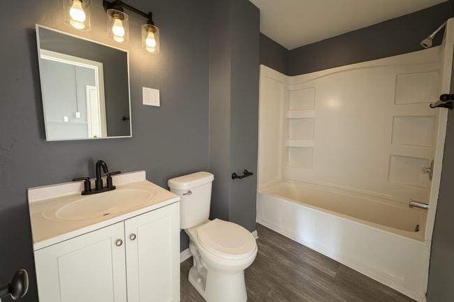 857 E Knox St in Galesburg, IL - Building Photo - Building Photo