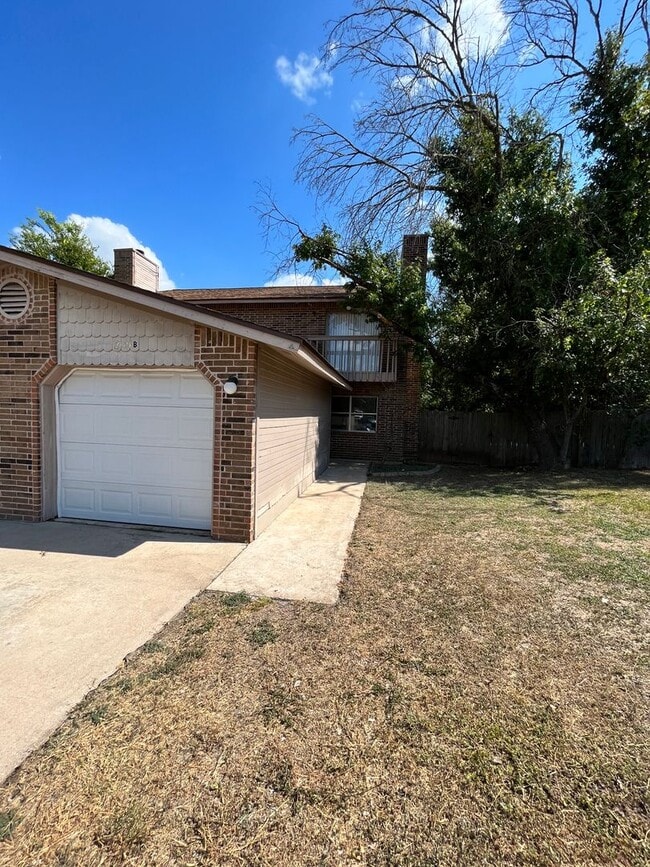 2101 Granberry Dr in Austin, TX - Building Photo - Building Photo