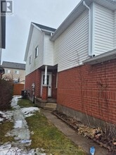 10 Donnenwerth Dr in Kitchener, ON - Building Photo - Building Photo