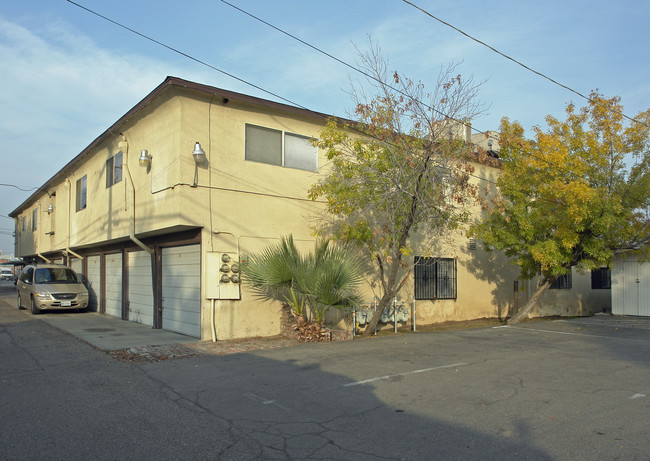 428 E Shields Ave in Fresno, CA - Building Photo - Building Photo