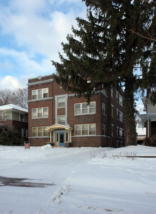 84 Casterton Ave in Akron, OH - Building Photo