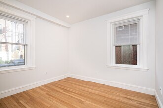 20 Forest St, Unit 3 in Cambridge, MA - Foto de edificio - Building Photo