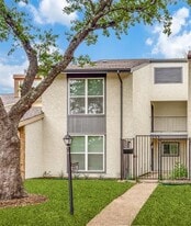 9228 Flickering Shadow Dr in Dallas, TX - Building Photo