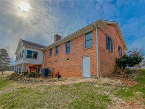 255 Starritt Ln in Walhalla, SC - Building Photo - Building Photo