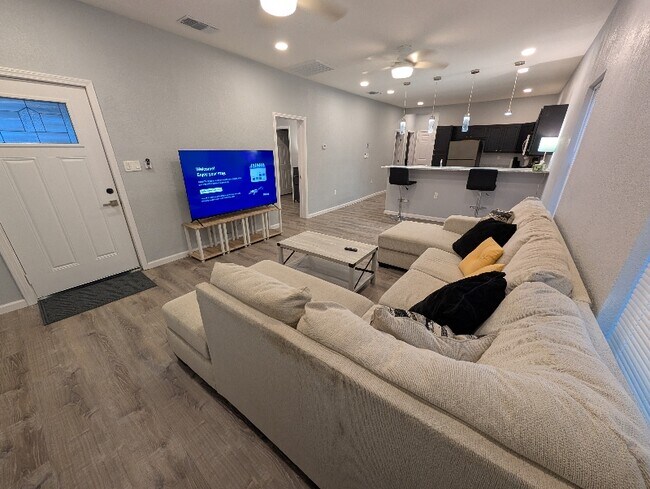 118 Canadian St in San Antonio, TX - Foto de edificio - Building Photo