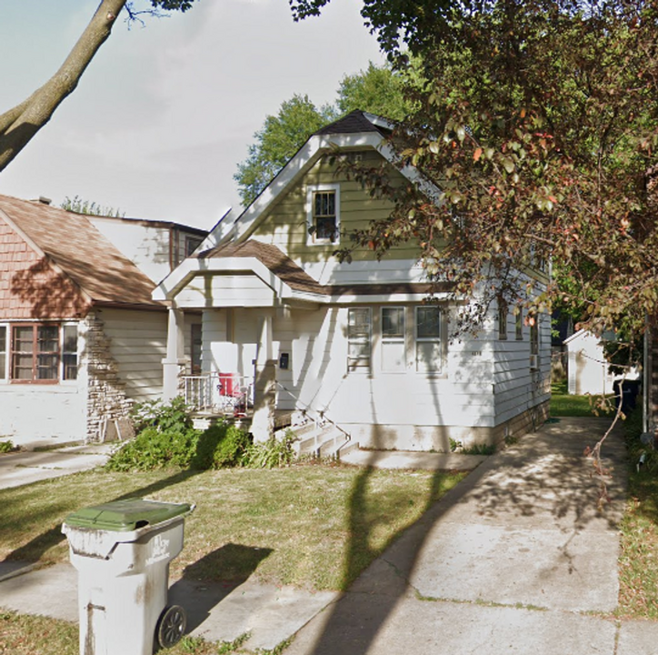 4906 N 58th St in Milwaukee, WI - Building Photo