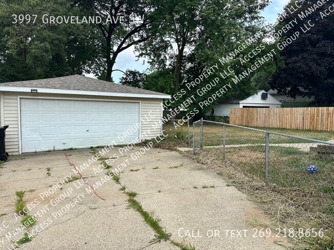 3997 Groveland Ave SW in Wyoming, MI - Building Photo - Building Photo