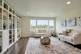 1796 NW Wallace Rd in McMinnville, OR - Building Photo