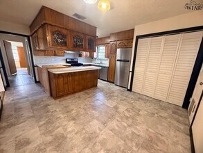 105 S Mulberry St in Archer City, TX - Building Photo - Building Photo