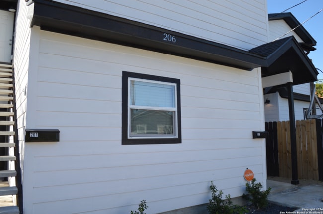 206 Roberts St in San Antonio, TX - Building Photo - Building Photo