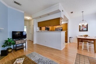 915 W 23rd St, Unit 101 in Austin, TX - Building Photo - Building Photo