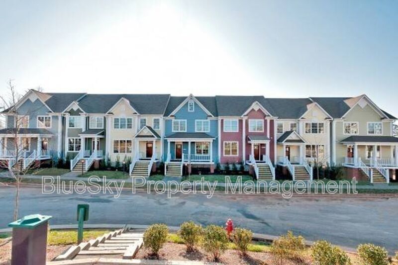 1580 Wickham Pond Dr in Charlottesville, VA - Foto de edificio