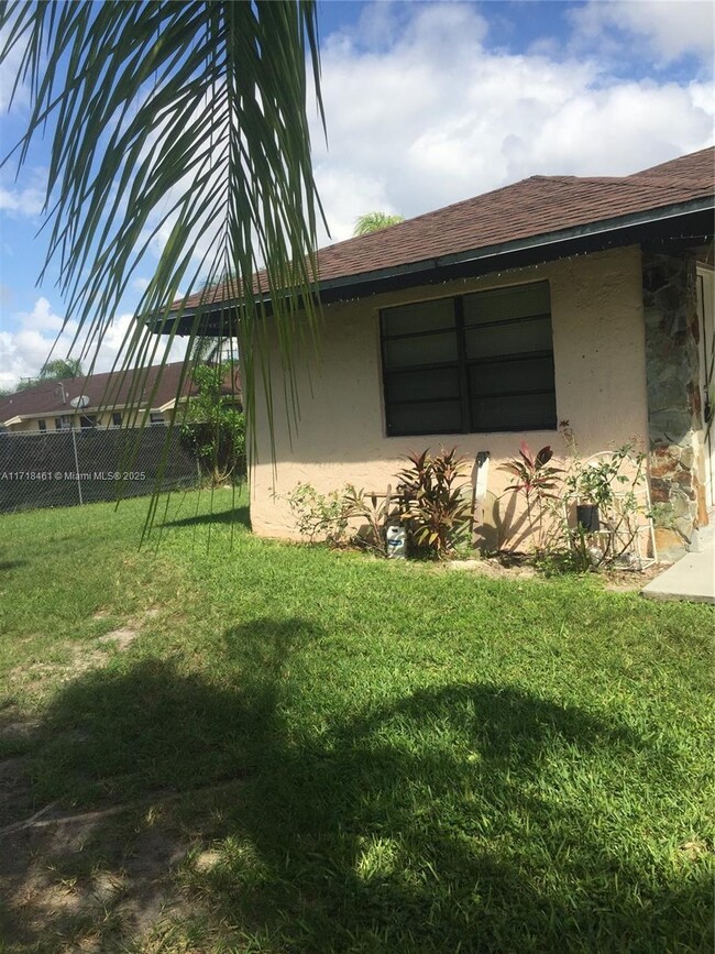 11545 SW 216th St-Unit -11545 in Goulds, FL - Building Photo - Building Photo