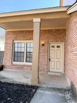 7434 Lazy Trails in San Antonio, TX - Building Photo