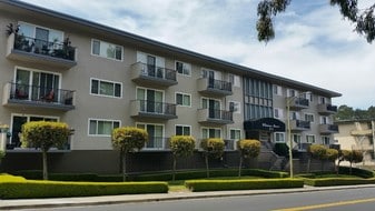 Whitman Manor in San Bruno, CA - Building Photo