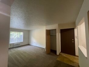 Golden Oak Village in South Bend, IN - Building Photo - Building Photo