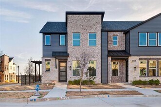 8901 Lowell St in Rowlett, TX - Building Photo - Building Photo