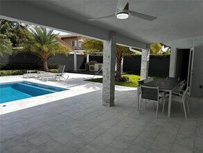 9955 NW 28th Terrace in Doral, FL - Building Photo - Building Photo