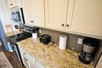 724 N Malbec Rd in Fayetteville, AR - Building Photo - Building Photo