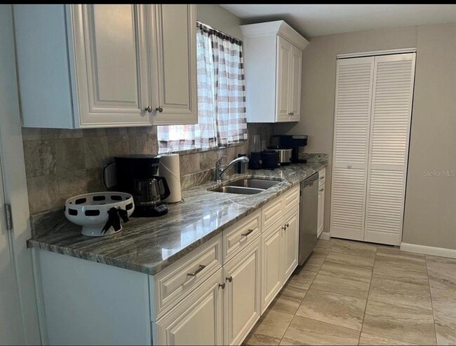 2317 W Bristol Ave in Tampa, FL - Building Photo - Building Photo