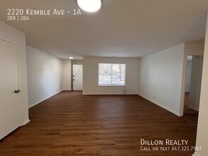 2220 Kemble Ave in North Chicago, IL - Foto de edificio - Building Photo