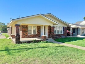 2401 21st St in Lubbock, TX - Building Photo