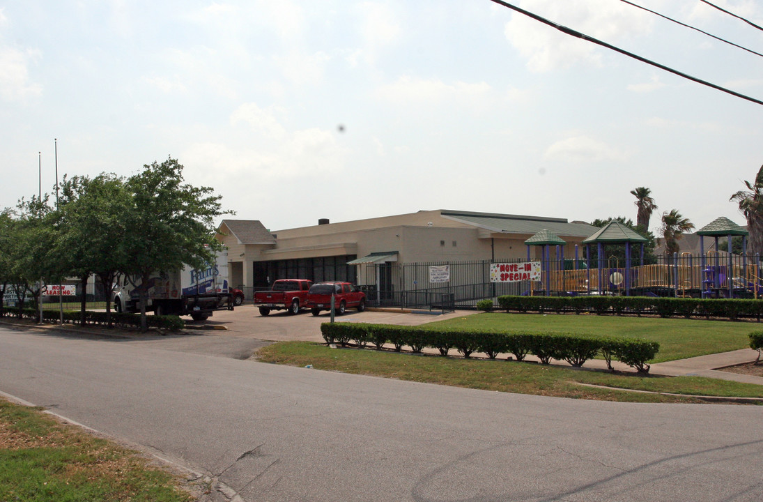 Eastend Apartments in Houston, TX - Building Photo