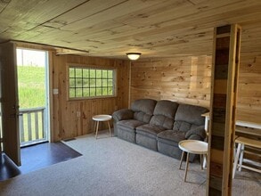 1016 Oral Lake Rd in Bridgeport, WV - Building Photo - Building Photo