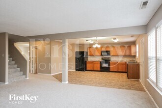 8608 Hopewell Ct in Indianapolis, IN - Foto de edificio - Building Photo