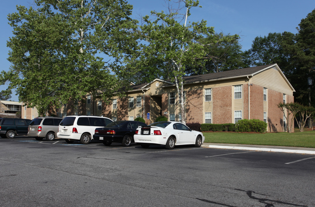 Towne Pointe Apartment Homes in Conyers, GA - Building Photo