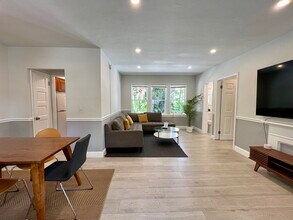 6030 N Bayshore Dr, Unit 2 in Miami, FL - Building Photo - Building Photo