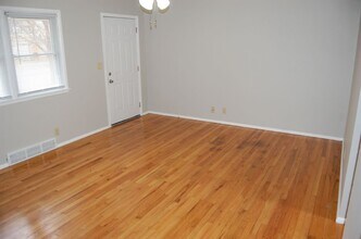 4630 Starr St in Lincoln, NE - Foto de edificio - Building Photo