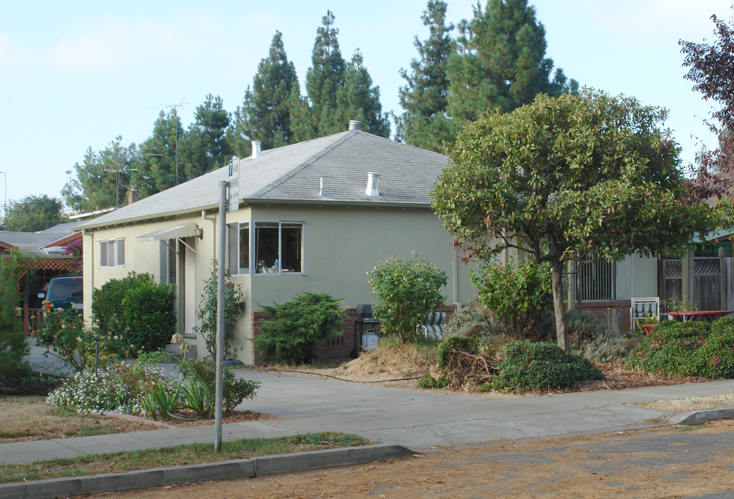 384-388 Beemer Ave in Sunnyvale, CA - Building Photo