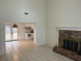 623 Lloyd St in Fort Walton Beach, FL - Building Photo