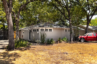 1305 Fannin St in Denton, TX - Building Photo - Building Photo