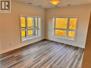 1100 Lackner Pl in Kitchener, ON - Building Photo - Building Photo