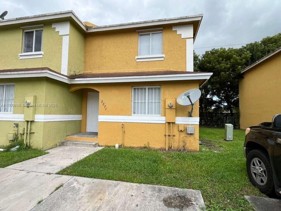 2271 NW 136th Terrace in Opa Locka, FL - Building Photo