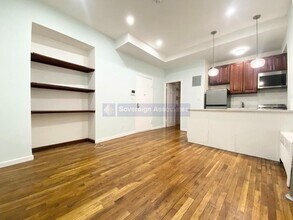 240 W 104th St in New York, NY - Building Photo - Building Photo
