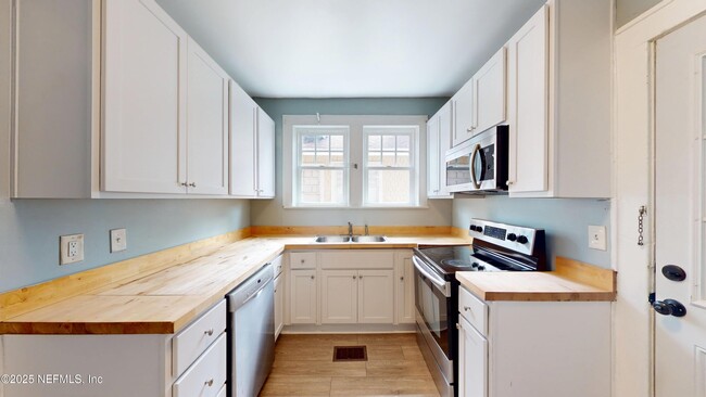 property at 2739 Herschel St