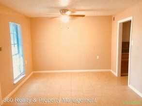 9413 Hollock St in Houston, TX - Building Photo - Building Photo