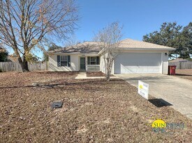 5565 Paddle Wheel Dr in Milton, FL - Building Photo