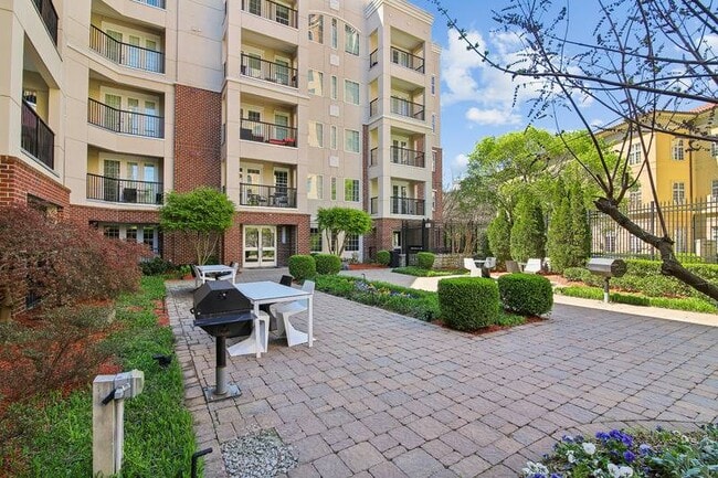 The Rocca Piazza at Paces in Atlanta, GA - Foto de edificio - Building Photo