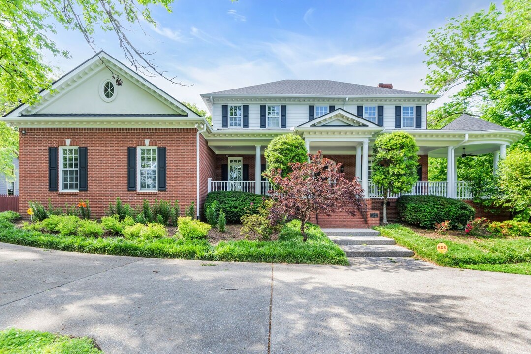 1006 Falls Ave in Nashville, TN - Building Photo