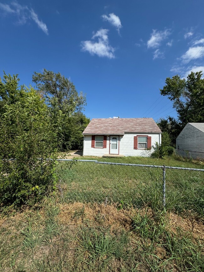 2422 N Minnesota St in Wichita, KS - Building Photo - Building Photo