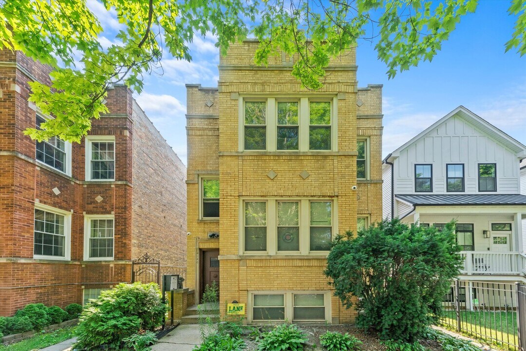 4846 N Keystone Ave in Chicago, IL - Building Photo