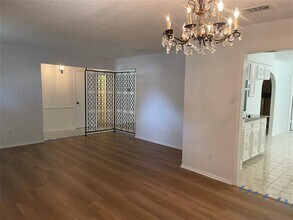 2014 Bay Oaks Dr in Arlington, TX - Building Photo - Building Photo