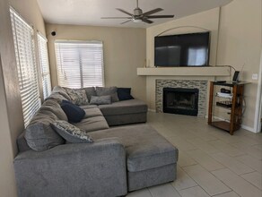 2125 E Saltsage Dr in Phoenix, AZ - Building Photo - Building Photo