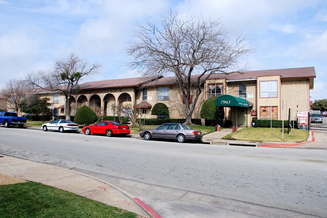 Cliffbrook Condos in Dallas, TX - Building Photo